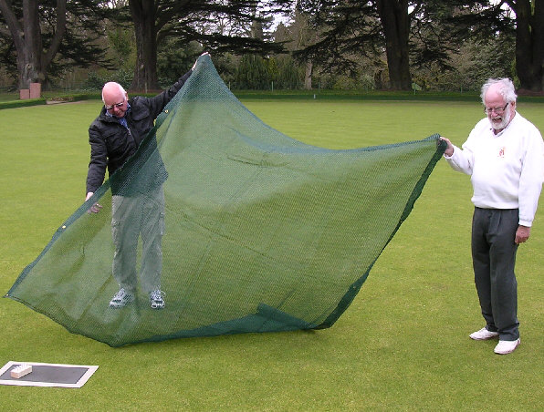 Laying protective netting